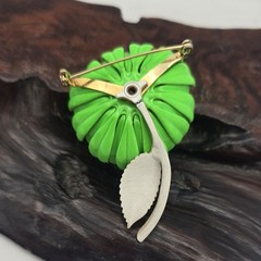Vintage Retro Mod 60s Lime Green Enamel Metal Flower Pin Brooch