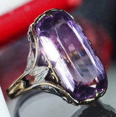14k multi tone gold sz: 5 ring 5.50ct lab-created amethyst solitaire 6.72g