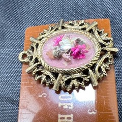 Vtg Dried Flower Pendant Handmade Signed Lucite Dome Gold Tone Victorian Gothic