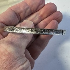 Vintage Marathon 925 Sterling Silver Etched Leaf Pattern Hinged Bangle Bracelet