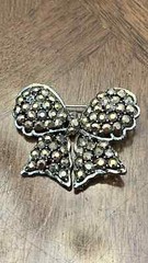 Vintage Weiss Bronze Rhinestone Ribbon Bow Brooch Gold Tone Signed Nice!