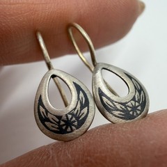 Vintage Soviet 875 Silver Niello Drop Earrings Severnaya Chern Floral Signed