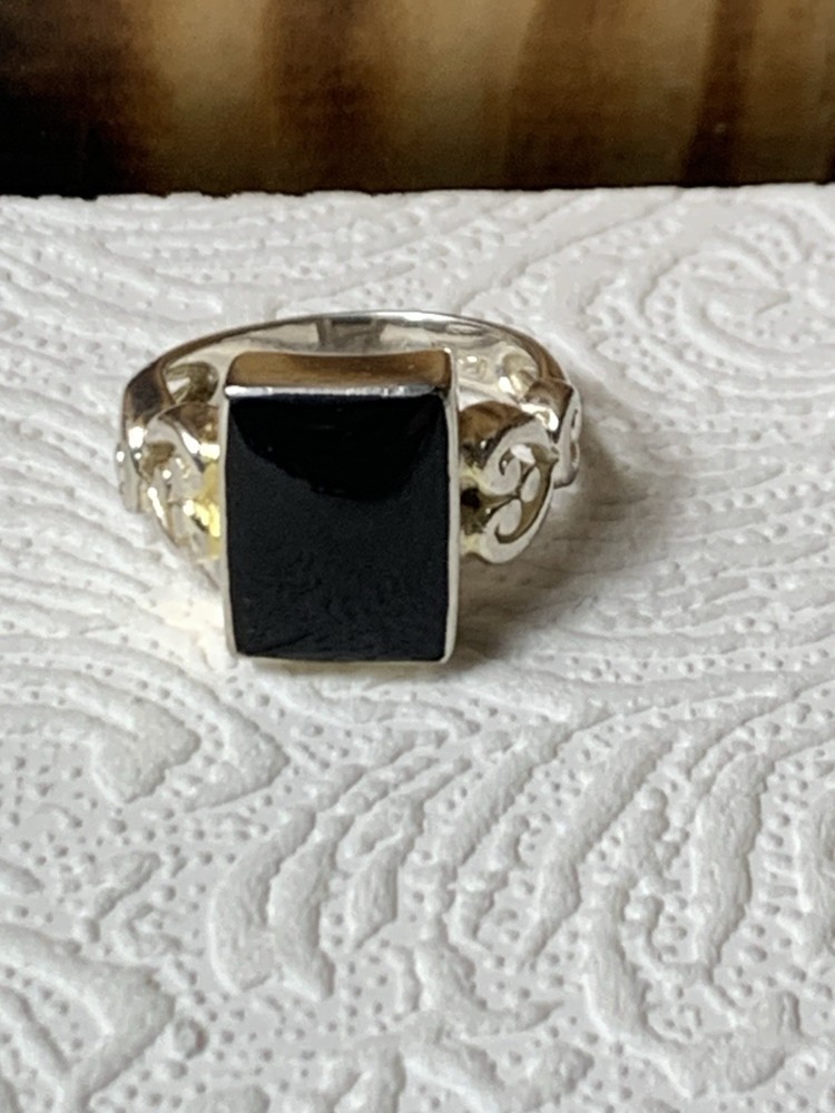Vintage 925 Sterling Silver Black Stone Ring Size 7 Scroll Design