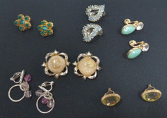 Lot Of 6 pairs VTG Clip on Earrings Metal Rhinestones Bead Glass Acrylic J-8