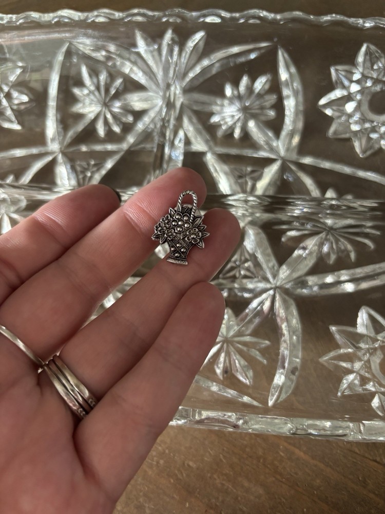 Vintage Avon 1982 Flower Basket With Marcasite Stones Silver Tone Lapel Pin