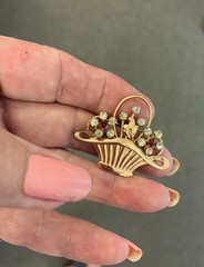 Vintage Van Dell 12K Gold Filled Flower Basket Brooch