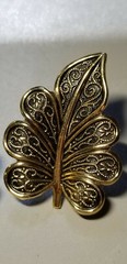 Vintage Gold Tone Leaf Leaves Screw Back Earrings For Fall/Autumn