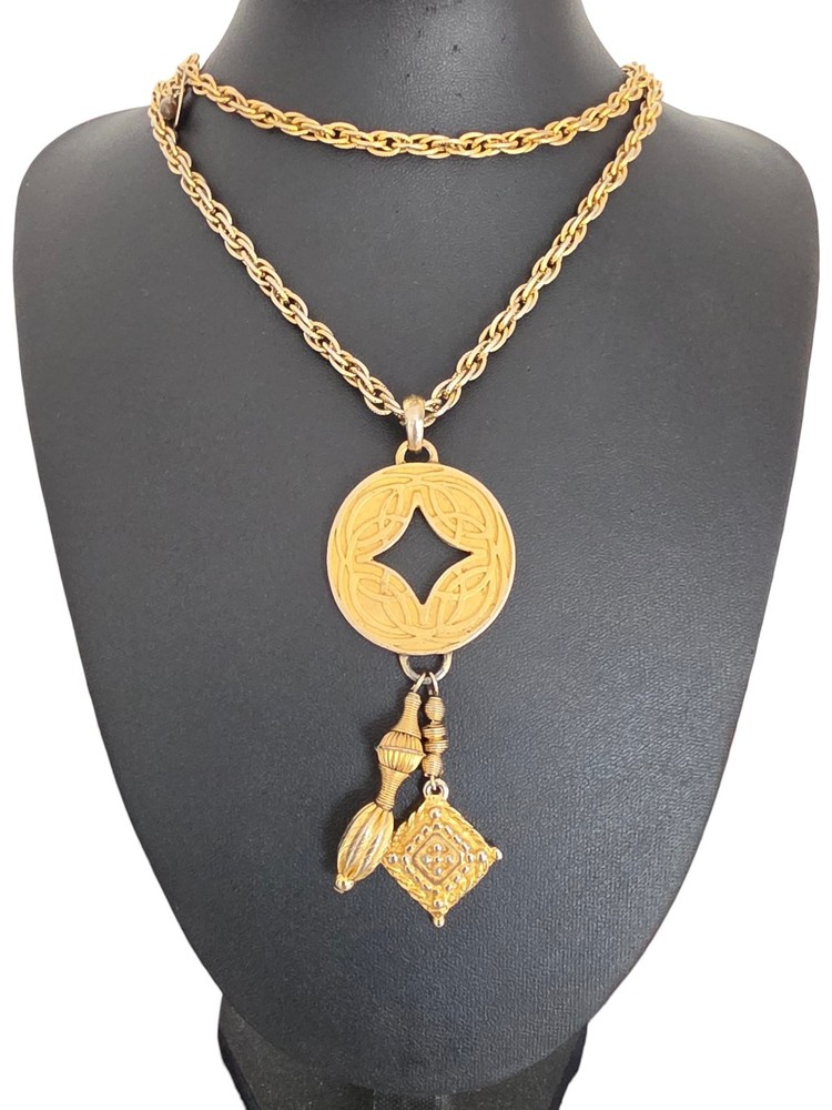 Vintage Casual Corner Gold Tone 34″ Long Chain Necklace Celtic Pendant Dangle