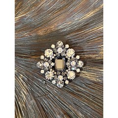 JULIANA D & E DELIZZA & ELSTER CLEAR RHINESTONES AND A SMOKEY COLOR BROOCH