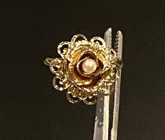 Sweet Vintage Emmons Rose Faux Pearl Ring Size 5.5-3.51gr