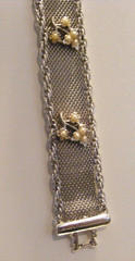 Vintage LISA JEWELS Mesh 7” Bracelet With Seed Pearl Flowers elegant 1970’s