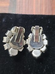 Vtg Estate Clip On Eearings Silver Tone Clear Rhinestone Prong Set Cluster .75″