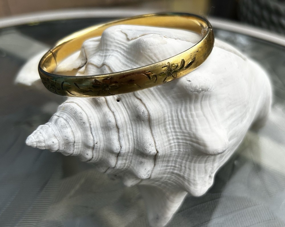 $360 Marathon 12K GF Hinged BANGLE BRACELET Engraved Flowers 12.6 Grams 8mm 7″