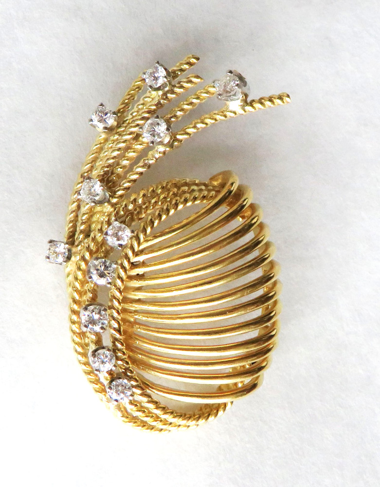 BEAUTIFUL 18K GOLD & DIAMOND “G” BASKET BROOCH