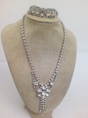 Vtg Luxury Rhinestone jewelry set Statement Crystal Silver Clasp Bib Tone Clear