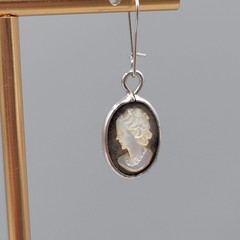 Vintage Real Shell Cameo Pierced Earrings Silver tone Dangle 7/8″
