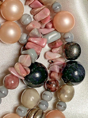 Stunning roxsann Pink Rhodonite Faux Pearl Moonglow Bead Charm Pendant Necklace