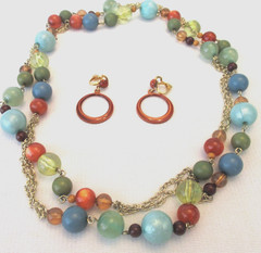 Vtg Beautiful Multi-Colored Bead Necklace & Rust Colored Clip Earrings