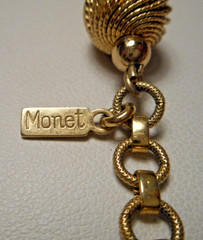 Vintage 1960s Monet Textured Gold-tone Bead Necklace Strung on Fine Chain 17″