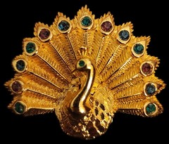 Vintage Gold Tone Rhinestone Figural 3-D Peacock Brooch