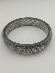 1950s SMOKE GRAY silver glitter confetti inclusions bangle bracelet size 8