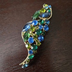 Vintage Blue Green Rhinestone Leaf Brooch Gold Tone Large 3.5″ Statement Pin