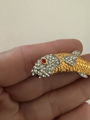 MMA Metropolitan Museum of Art Gold Tone Fish Brooch ( Missing A Rhinestone)