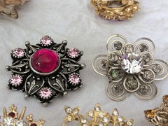Mixed Lot of 7 Vintage Colorful Rhinestones Floral/Leaf Brooches
