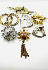 Exceptional Vtg Lot 7 Rhinestone Faux Pearl Brooches, Liz Claiborne Heart Etc.