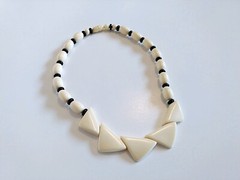 Vintage Plastic Necklace with Triangular Beads Retro Off-White Black