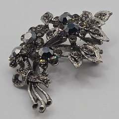 Floral Statement Brooch Dark Silver Gray Tone Rhinestone Pendant Bow 2.5″ Pin