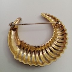 Vintage Goldtone Brooch pin Statement Costume Jewlery FLAWED-tarnished