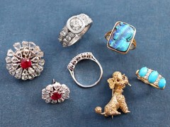 Antique 2.30Ct Black Opal and 18k Yellow Gold Cameo Ring Circa 1900