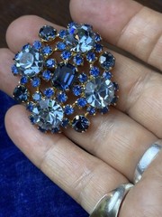 Vintage Blue Brooch Rhinestone Cluster Goldtone Sapphire Light Blue Pin 1.75”
