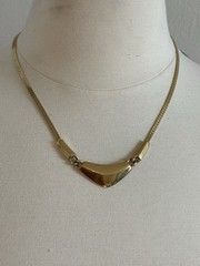Vintage Trifari gold tone modernist herringbone necklace statement signed