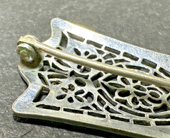 ANTIQUE? SILVER TONE FILAGREE BROOCH N611