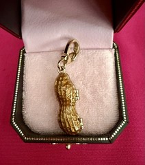2009 JUICY COUTURE PEANUT CHARM YJRU3125 NWT