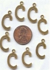50pcs. VINTAGE BRASS 16x10mm. LETTER “C” CHARM BEAD PENDANTS Z815