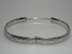 VINTAGE MARATHON “Princess Mara” STERLING SILVER HINGED BANGLE BRACELET IN O.B.!