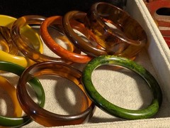 35 BIG Vintage Bakelite Thermoset Lucite Plastic Carved Bracelet Lot! Colorful!