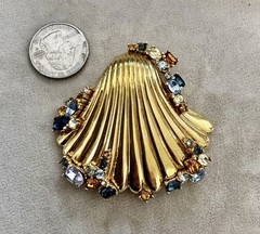 Vintage CINER Jewel Encrusted Gold Shell Pin – Signed & Excellent!