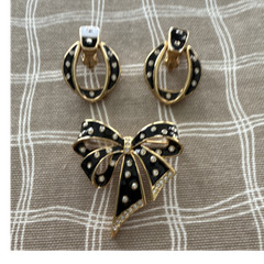 Vintage Gold Tone Black Enamel Bow Brooch Pin & Clip-On Earrings Jewelry Set