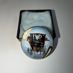P Buckley Moss Christmas Carol Porcelain Brooch Pendant 1996 Anna Perenna 14168