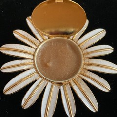 Vintage Signed AVON 1970’s Gold Tone Enamel Daisy Perfume Locket Brooch