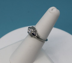 Vintage 18k Diamond and Blue Sapphire Filigree Setting Ring, Size 6