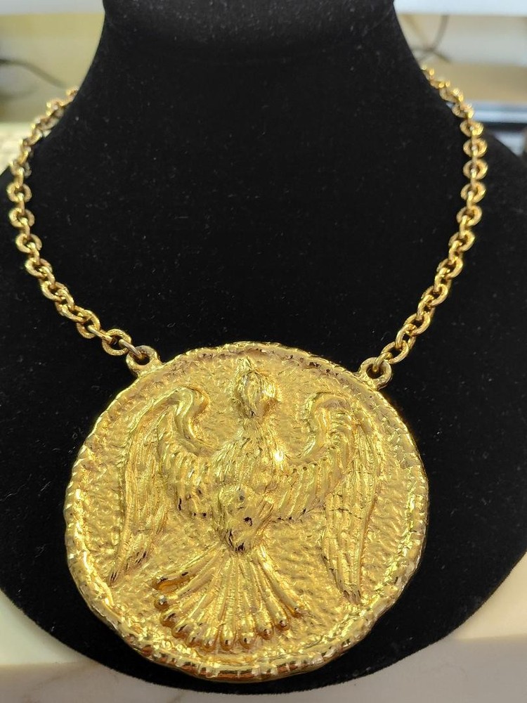 Vintage Napier fenyx Medallion Gold Tone Necklace 1970’s