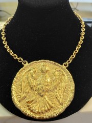 Vintage Napier fenyx Medallion Gold Tone Necklace 1970’s