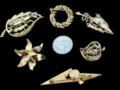 Lot Of 6 Vintage Gold-Tone & Faux Pearl Brooches~1970s-80s