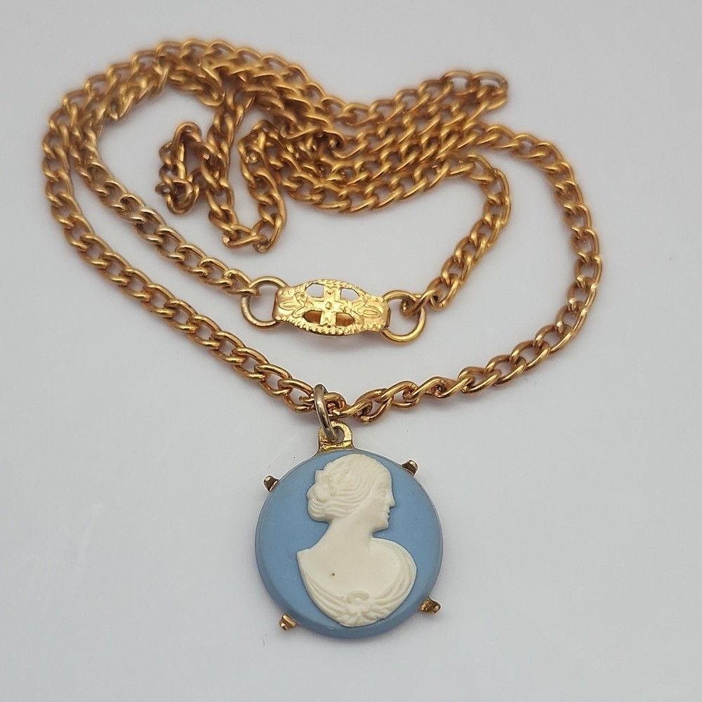 Vintage 40s Blue Cameo Necklace Gold Tone Chain Unique Collectors Piece