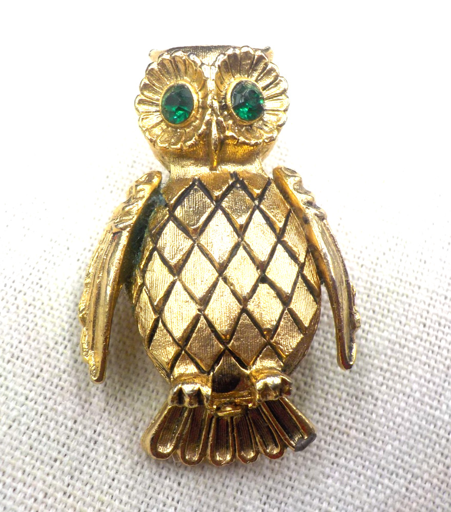 Vintage Gold Tone Owl Brooch Pin with Green Rhinestone Eyes